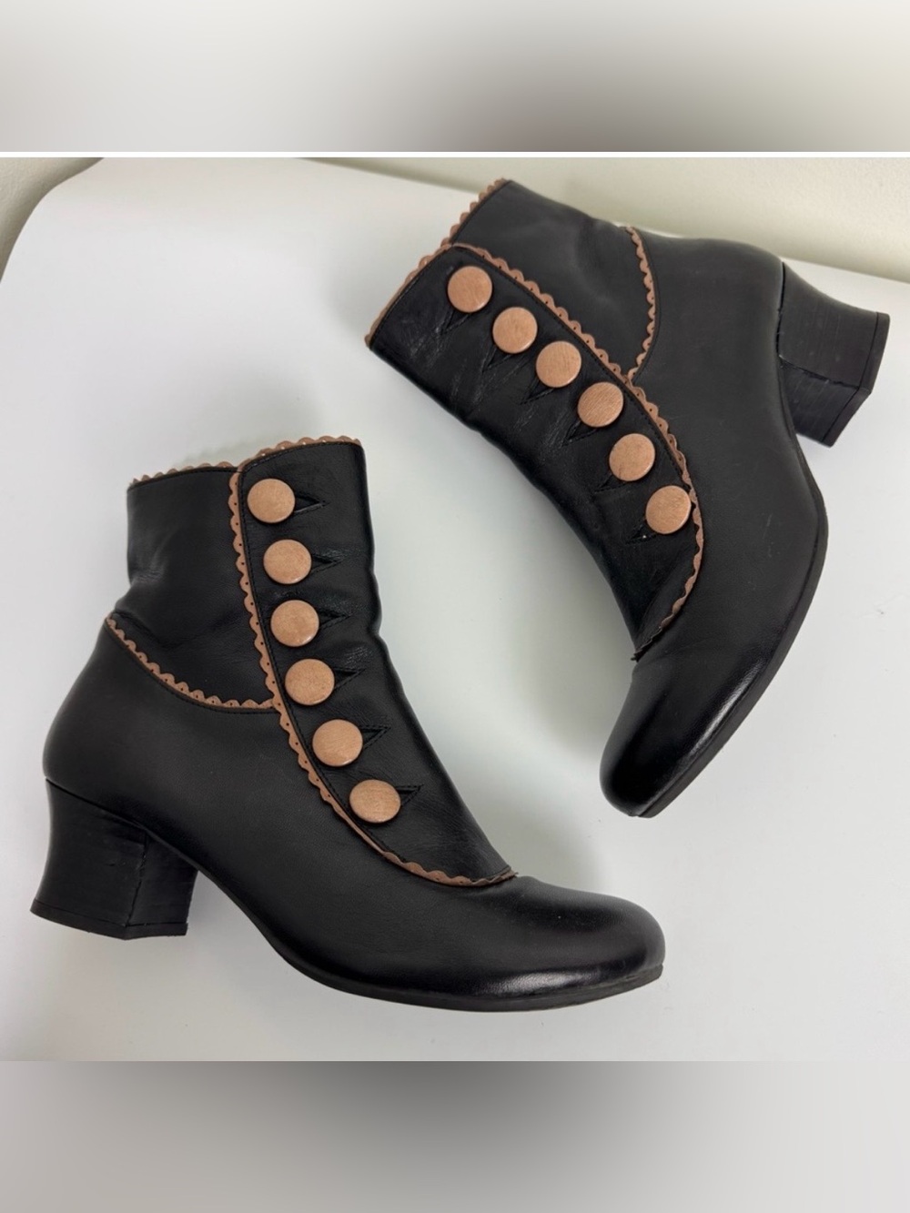Miz Mooz Fido Victorian Style Button Ankle Boots Size 39/8.5 Black & Beige